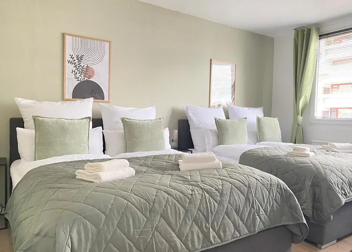 81 M2 I Comfortable 3 Room Apartment I Central L Wifi & Netflix